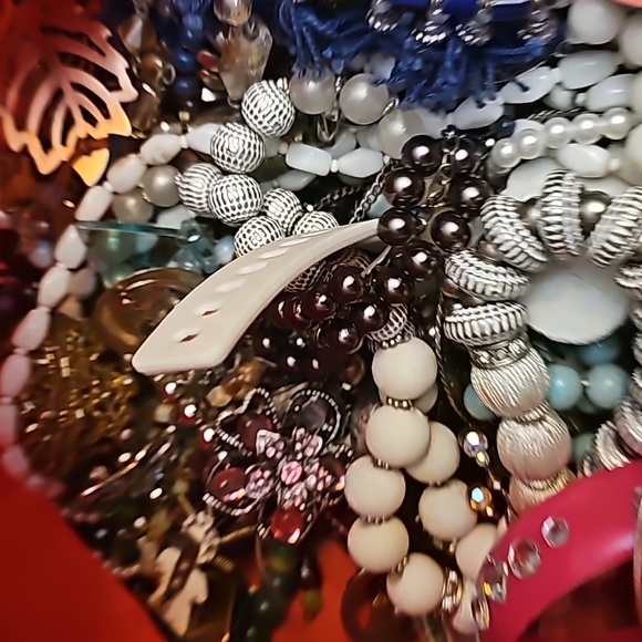 Craft jewelry bundle - Picture 3 of 3